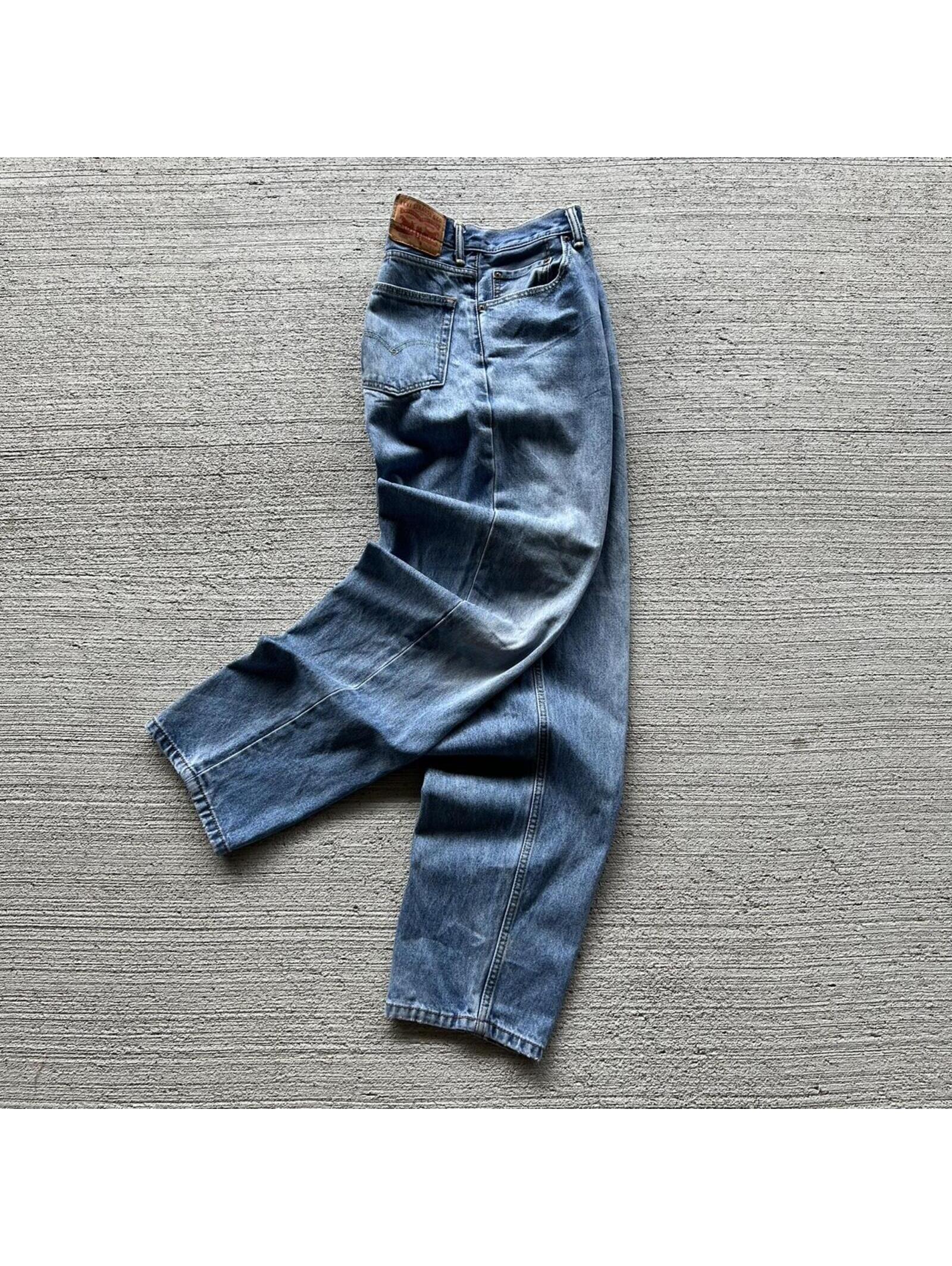 560 Levis Denim